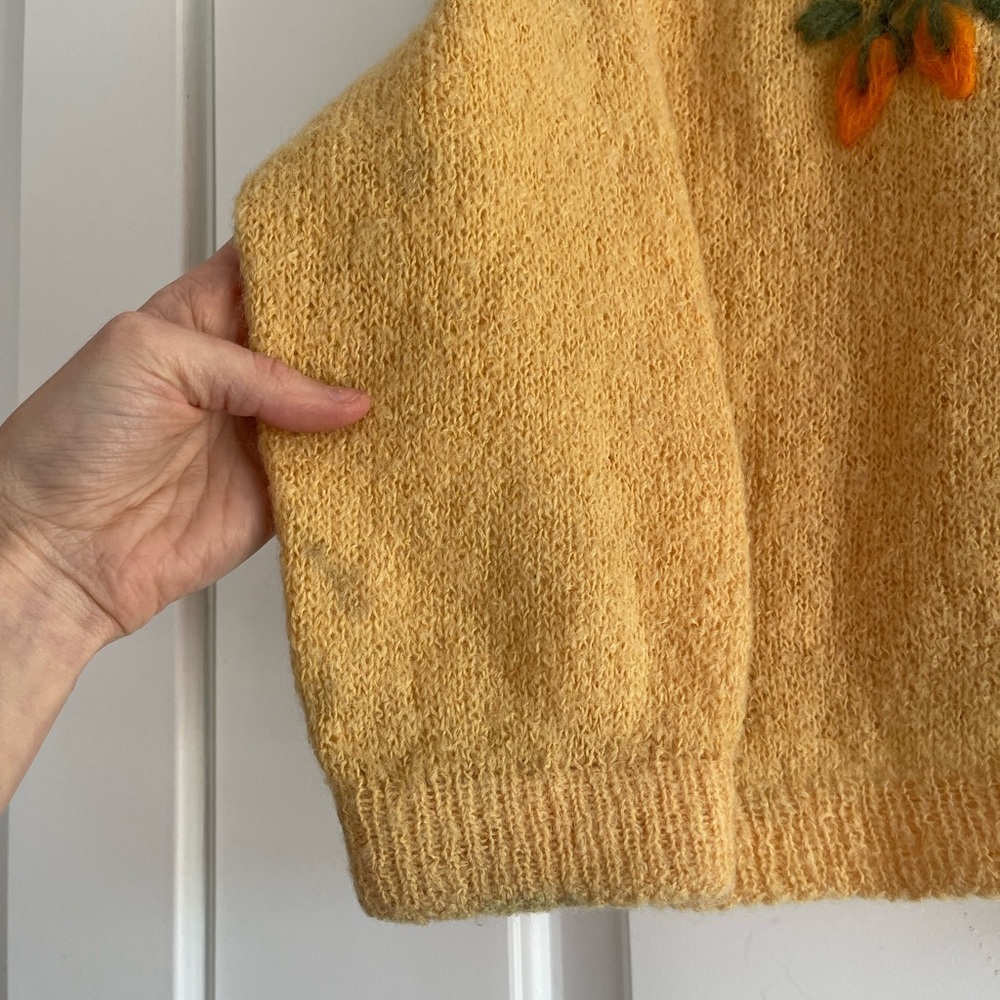 Gorgeous Vintage Mohair Cropped Floral Cardigan Sweater - S - Picture 4 of 6